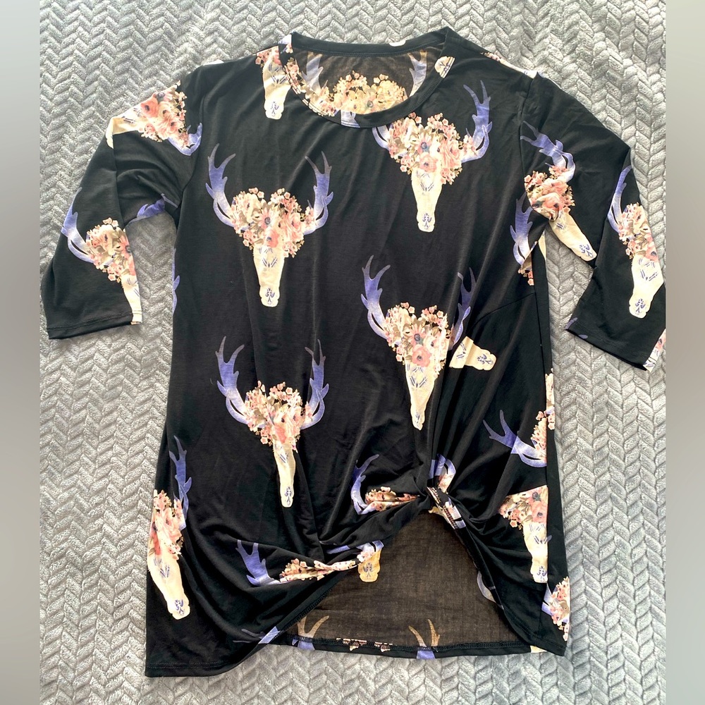 3/4 Tie Front Steer Head Flowy Shirt